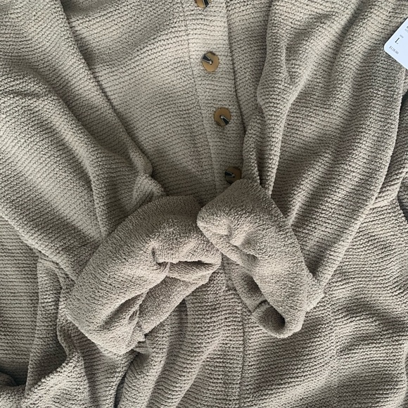 NWT Ride Or Die Jumper - Picture 7 of 7